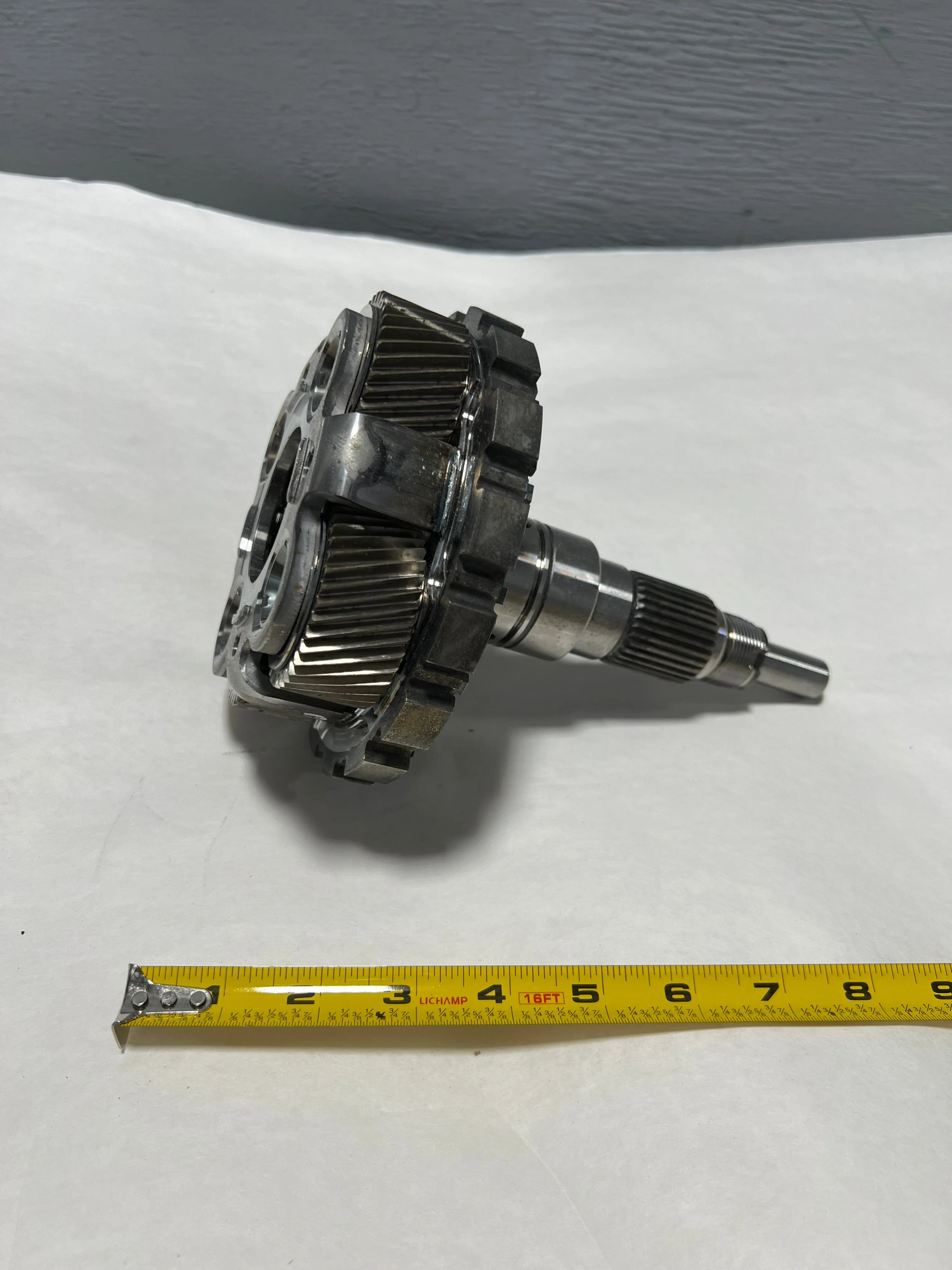 2020-2023 Lincoln Aviator 3.0 Transmission Output Shaft And Gear