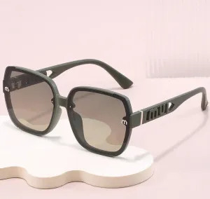 2025 Fashion Trend Letter M Design Sunglasses Large Frame Ins Personalized Street Photography Sunglasses Anti-UV