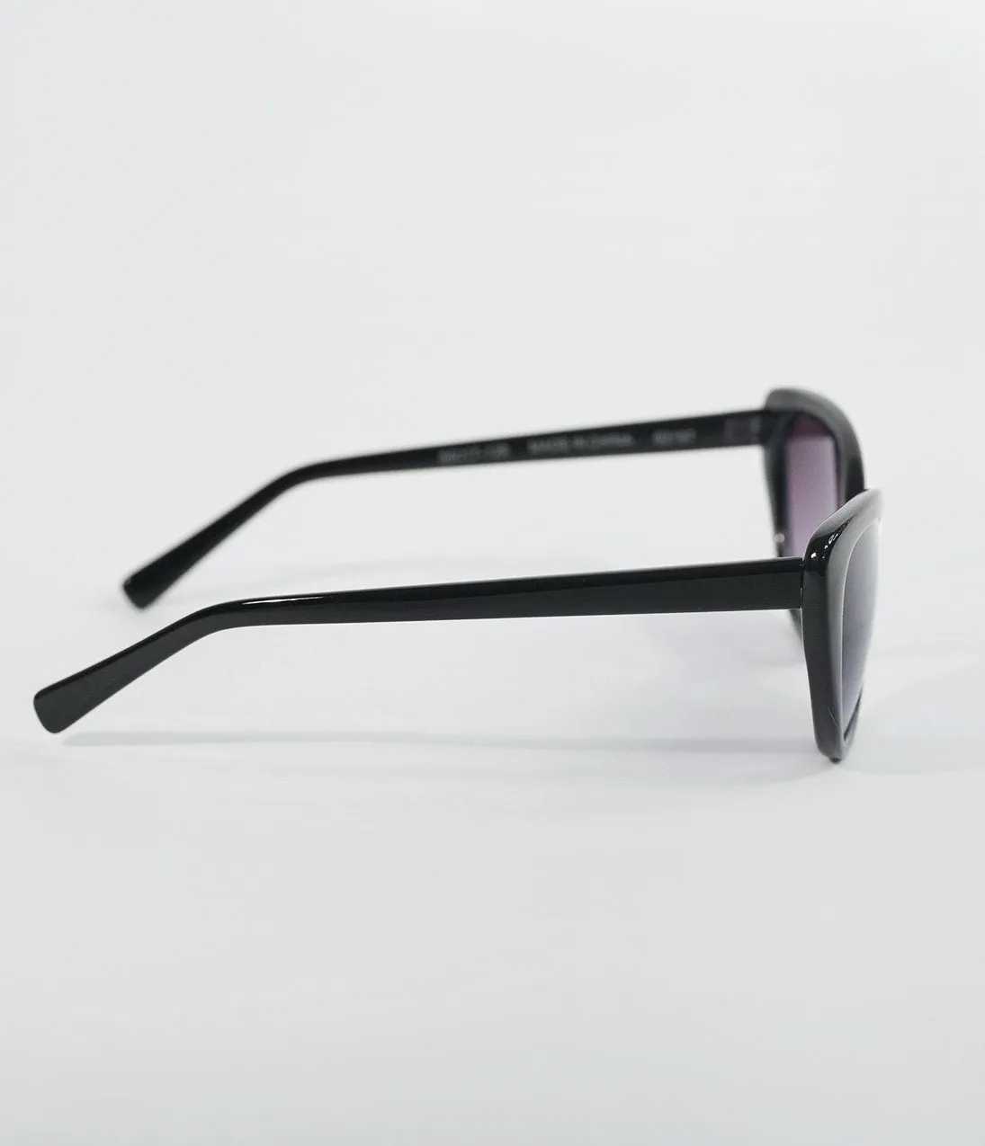 Classic Black Smirk Cat Eye Sunglasses