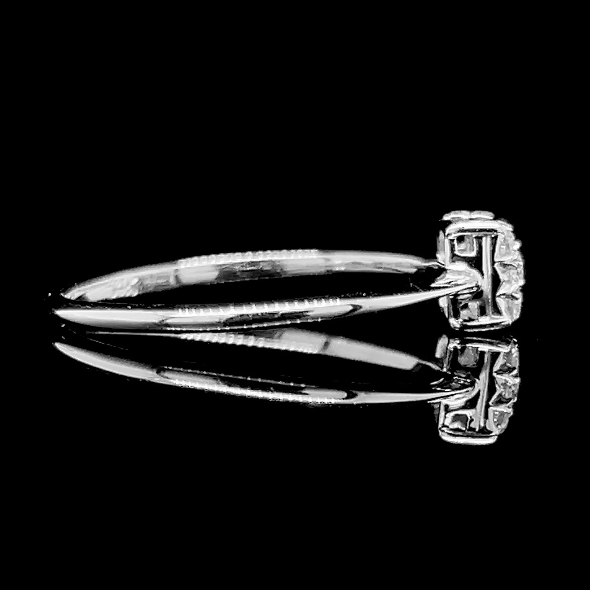#LVNA2024 | Classic 0.50ct Face Cushion Paved Diamond Ring 14kt