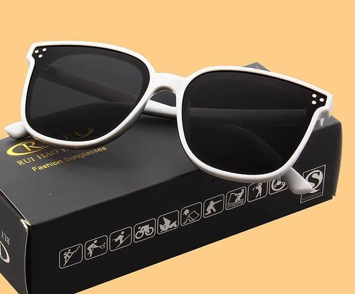 Rui Hao Women's Full Rim Square Polycarbonate Polarized Sunglasses 8036